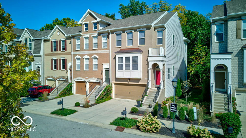 Property Photo: 729 Greenford Trail N IN 46032