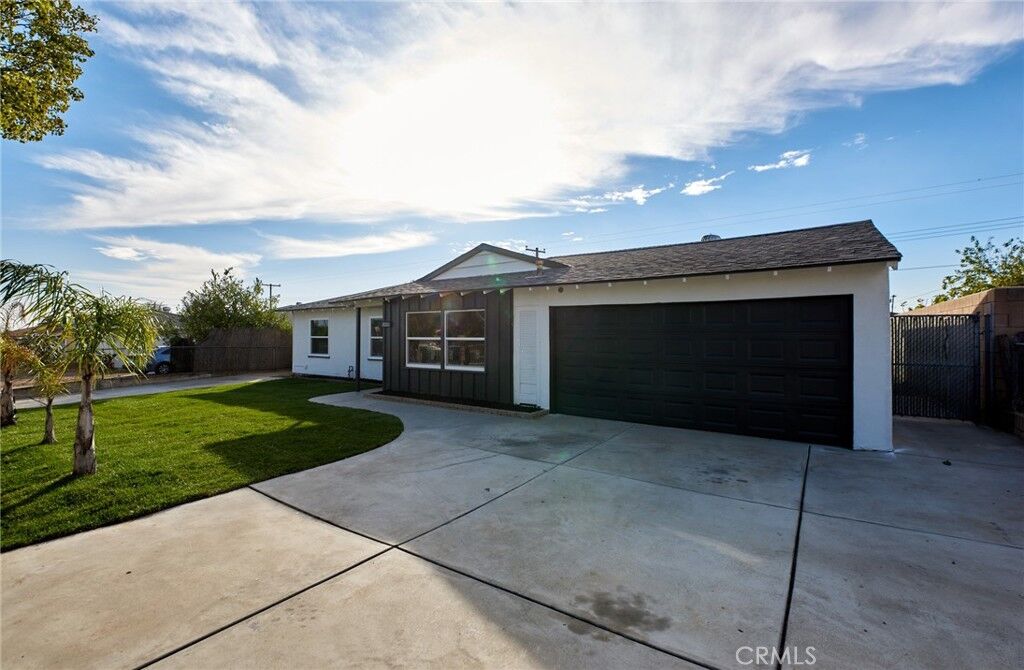 Property Photo:  1020 S Willow Avenue  CA 92376 