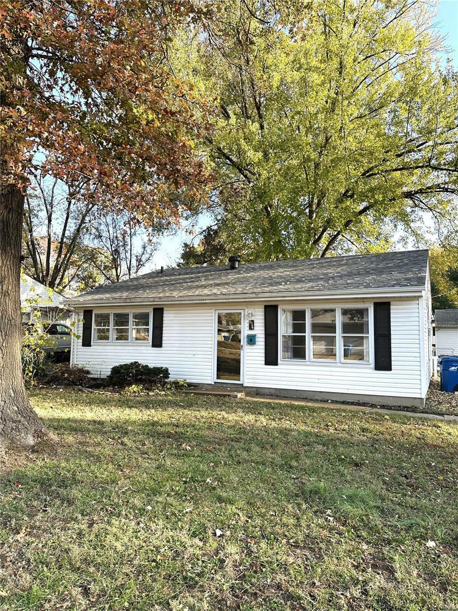 Property Photo:  934 Hawthorn Avenue  MO 63301 