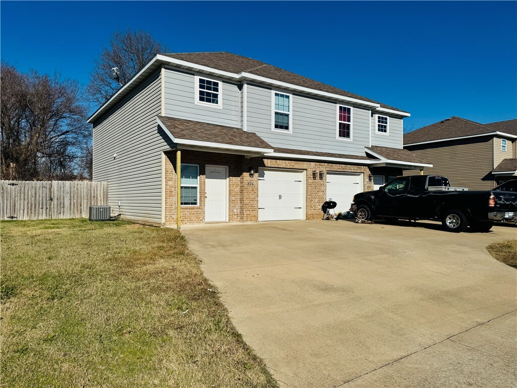 Property Photo:  822 & 824 NW Baker Street  AR 72736 