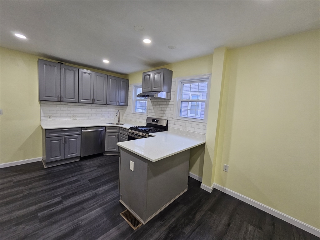 Property Photo:  421 Furnace Brook Parkway 1  MA 02170 