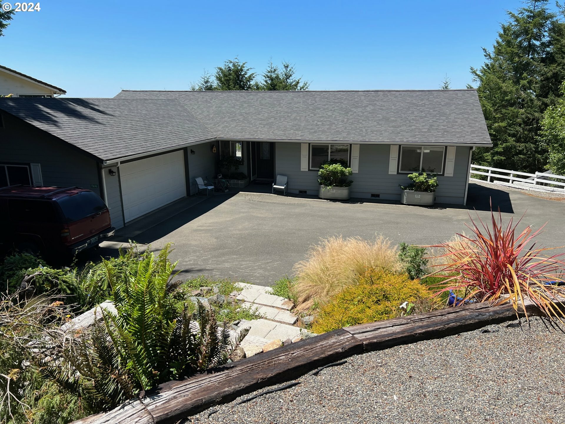 Property Photo:  15696 Upper Benham Ln  OR 97415 