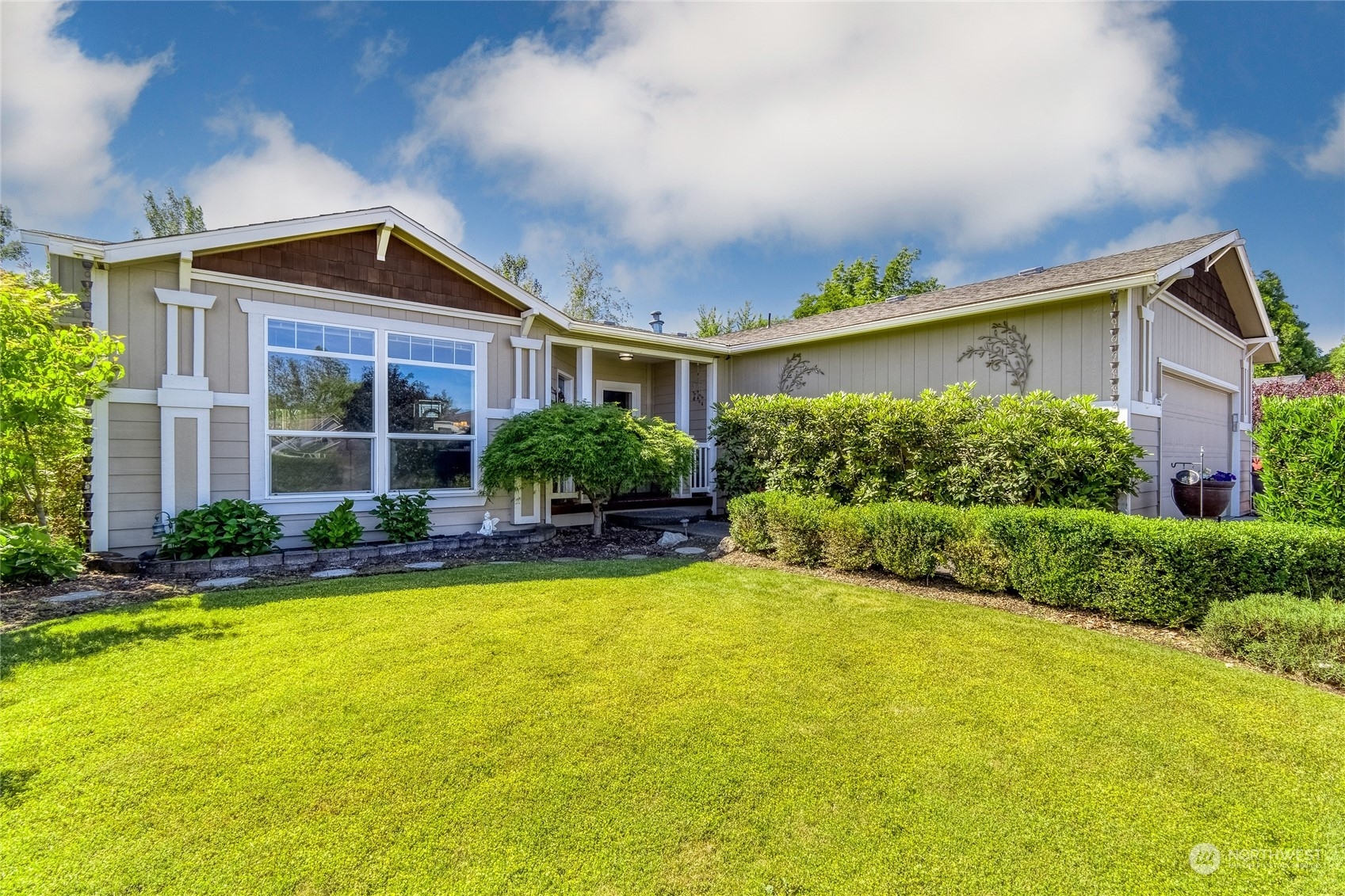 Property Photo:  2308 Hawk Drive  WA 99362 