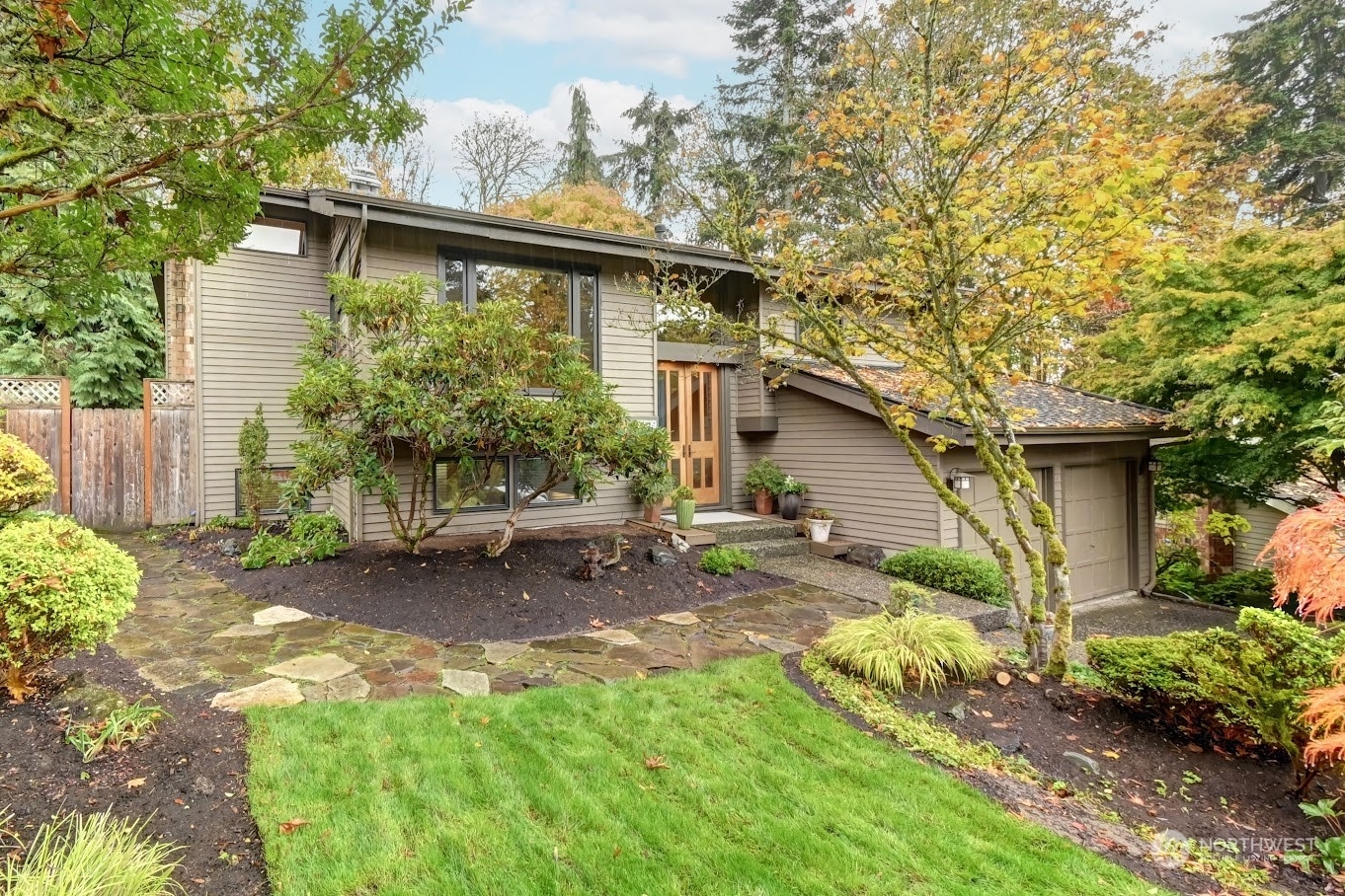 Property Photo:  13509 SE 57th Street  WA 98006 