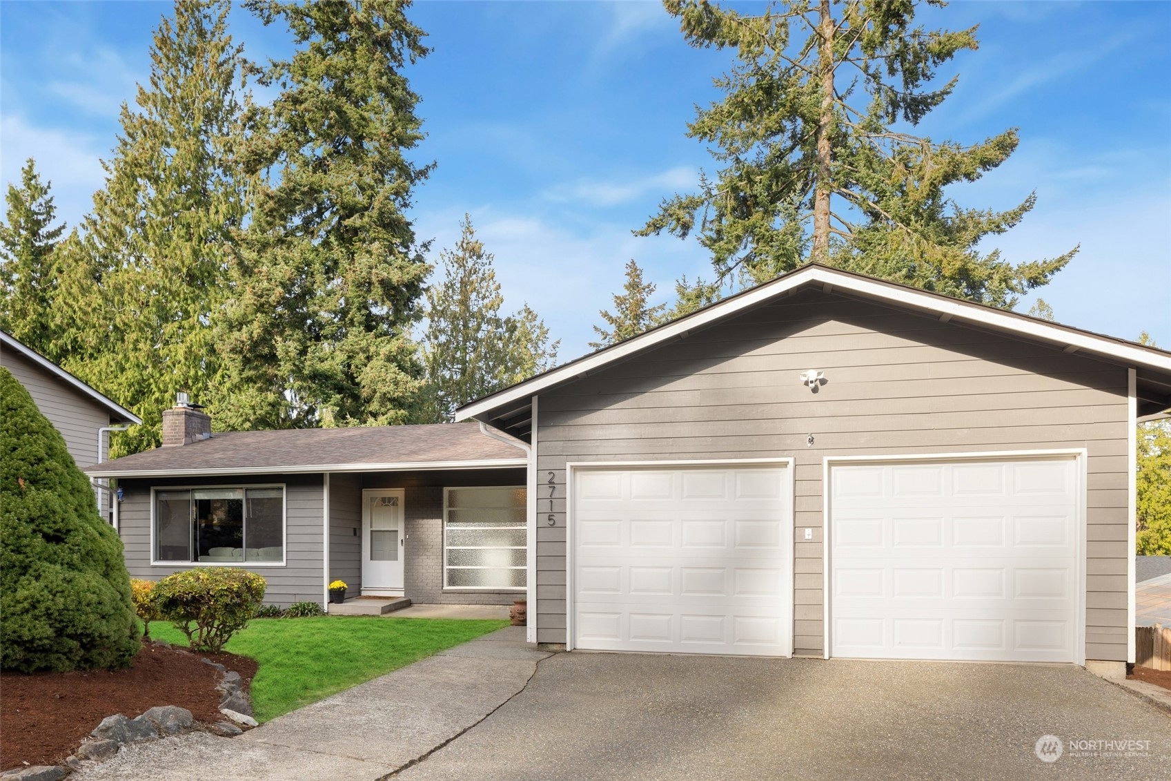 Property Photo:  2715  Riverview Boulevard  WA 98203 