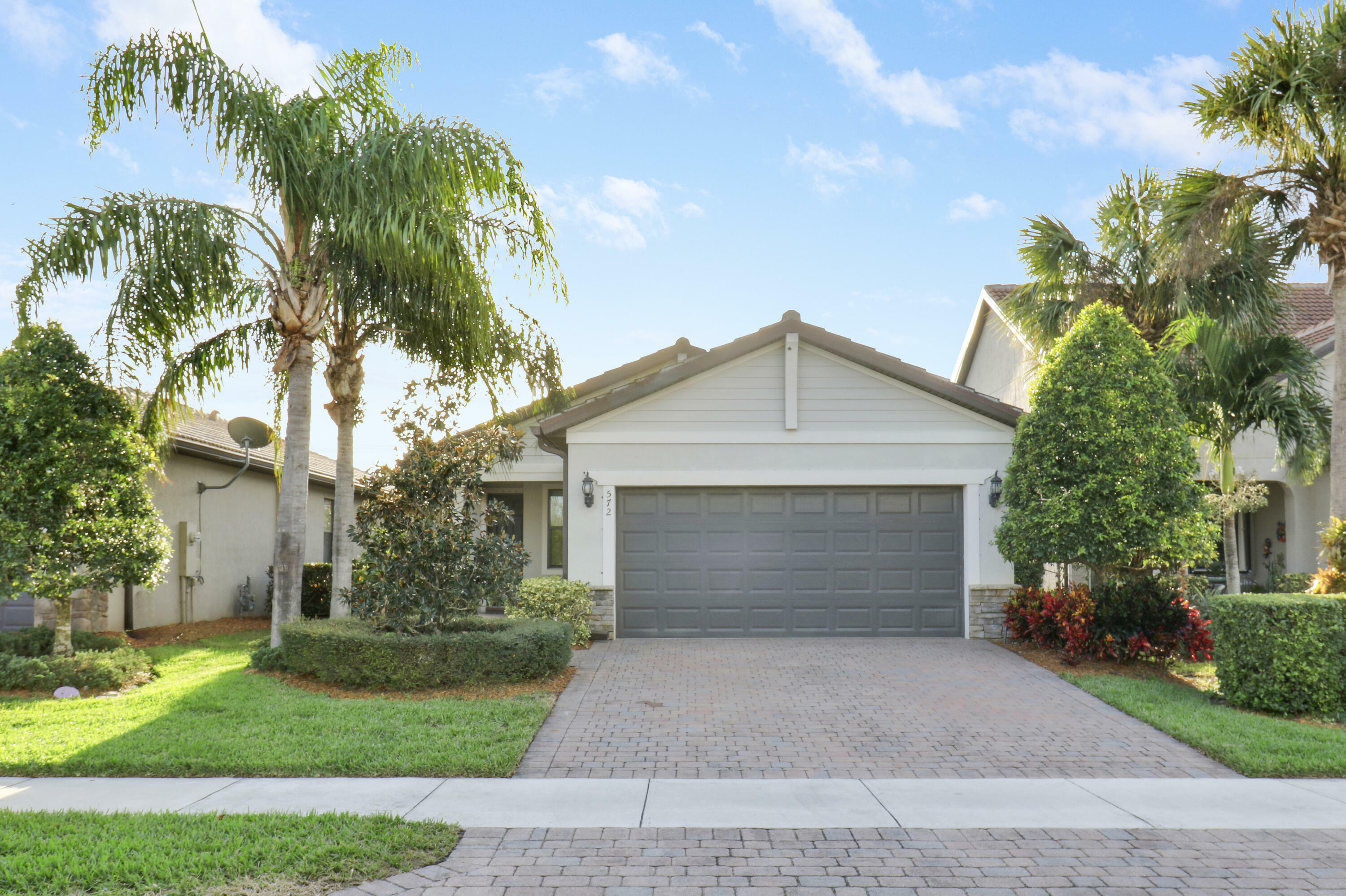 572 SE Monet Drive  Port Saint Lucie FL 34984 photo