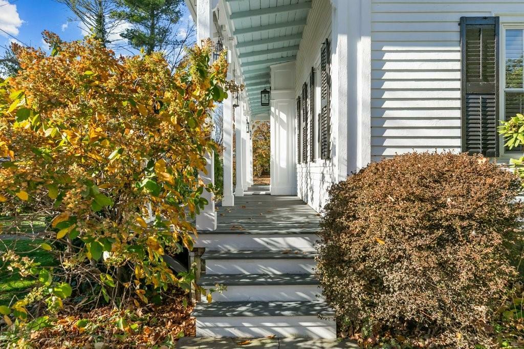 Property Photo:  81 Freeborn Street  RI 02871 