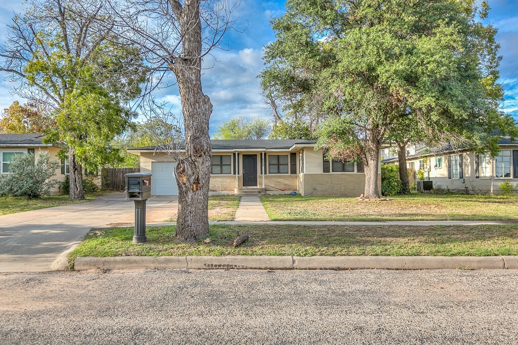 Property Photo:  2324 Coleman St  TX 76901 