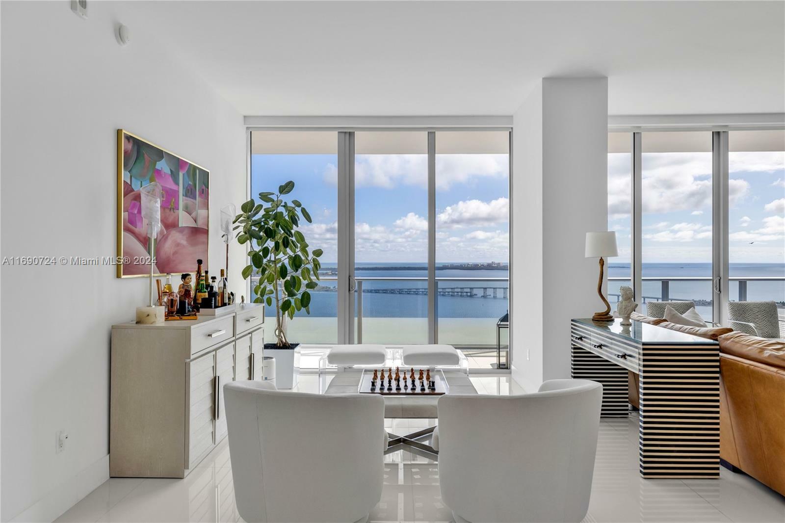 Property Photo:  1300 Brickell Bay Dr 3702  FL 33131 