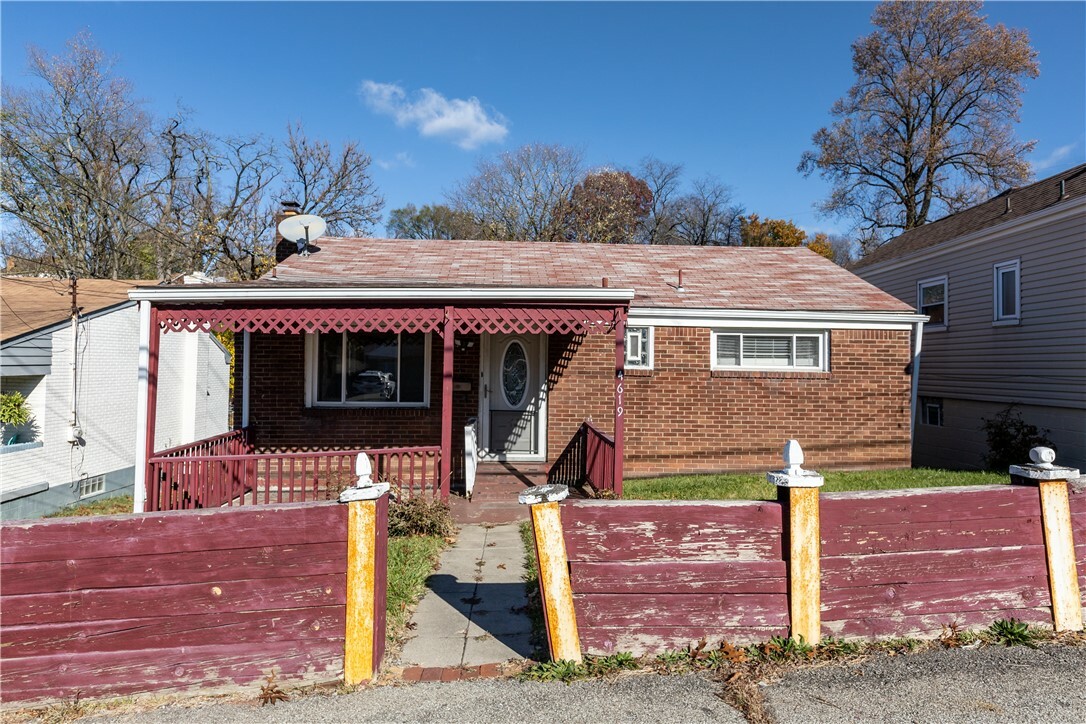 Property Photo:  4619 Greensprings Ave  PA 15122 