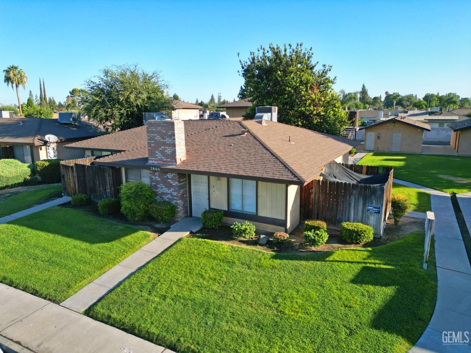 Property Photo:  2804 N Half Moon Drive  CA 93309 