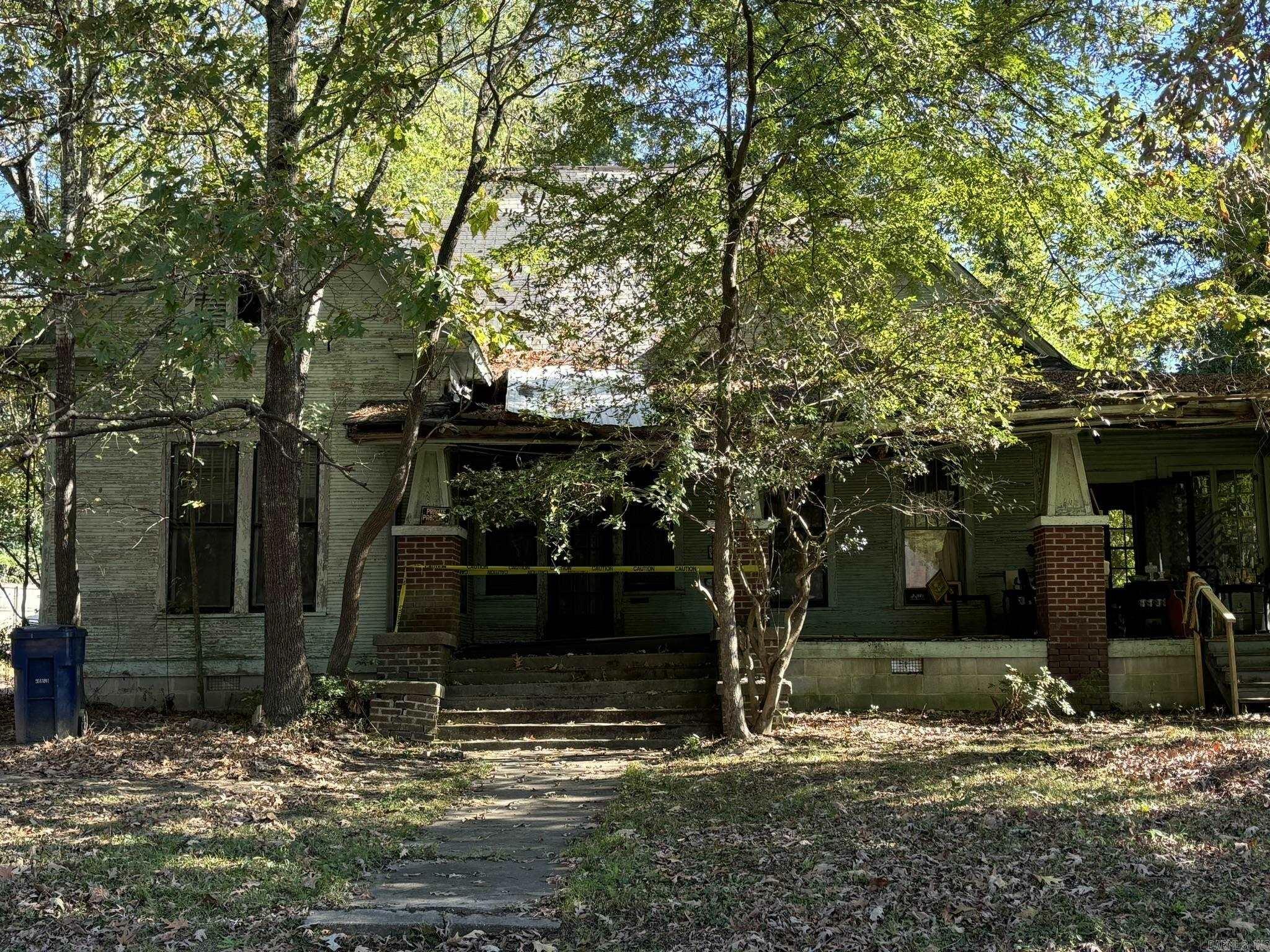 Property Photo:  121 NW Cleveland Avenue  AR 71701 
