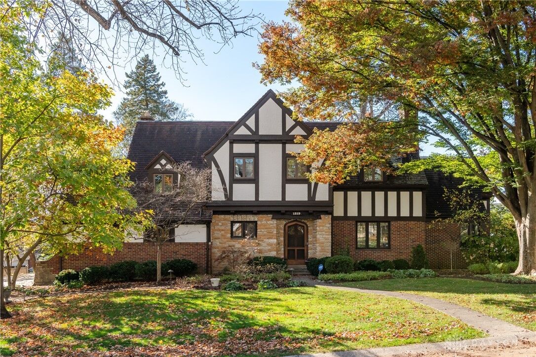 Property Photo: 1319 Devereux Drive OH 45419