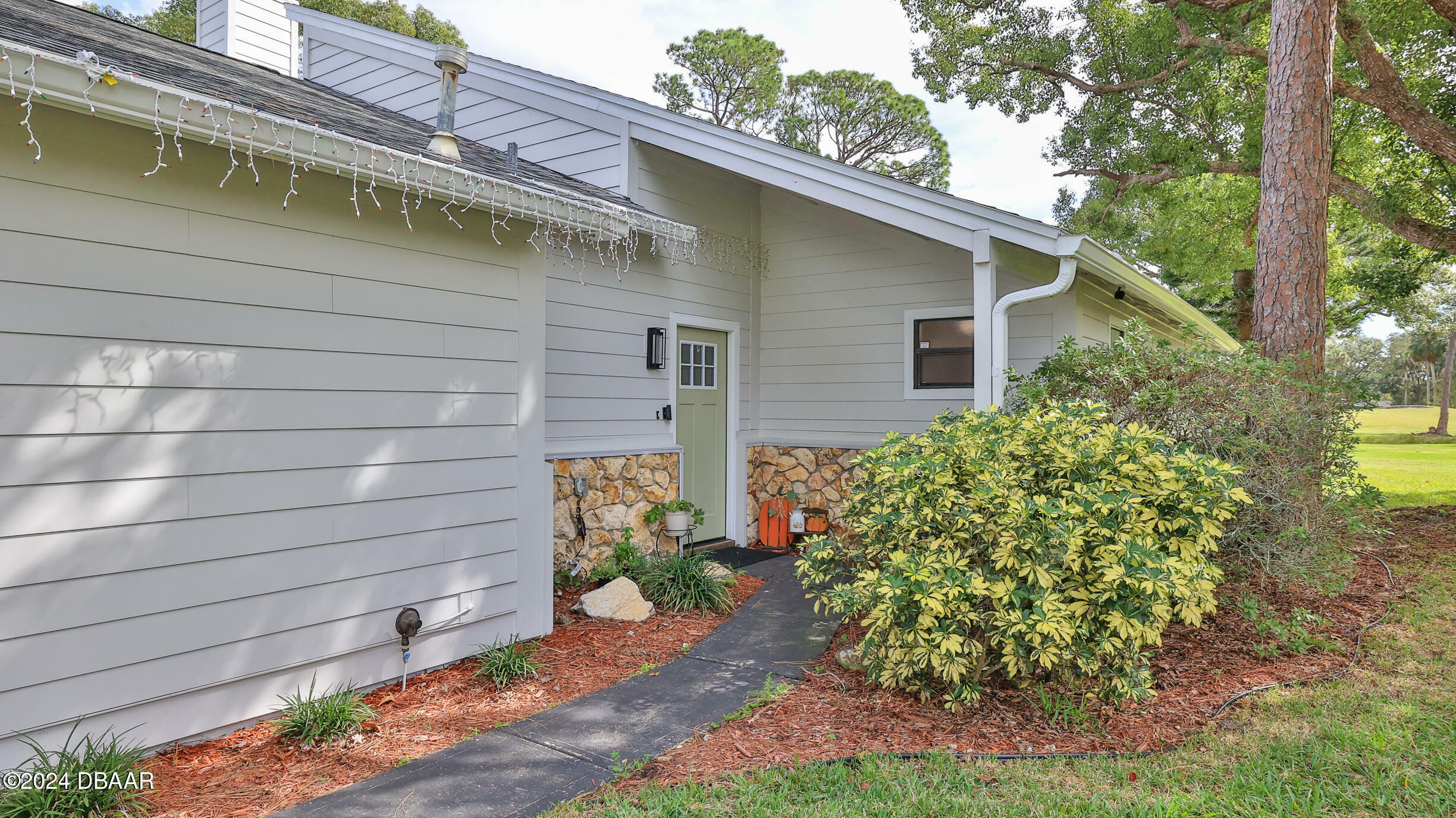 Property Photo:  25 Skimmer Circle Circle  FL 32119 