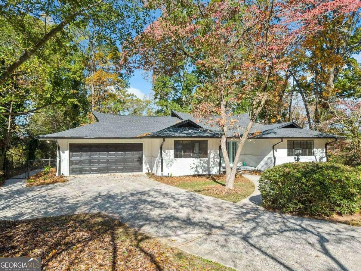 Property Photo:  513 Duke Drive  GA 30066 