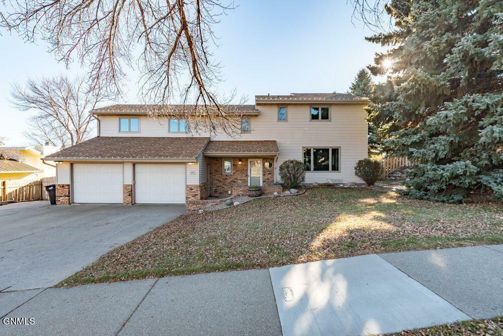 Property Photo:  507 Aspen Avenue  ND 58503 