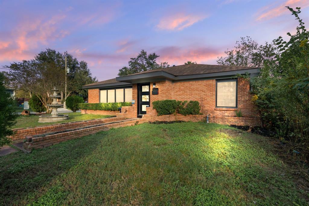 Property Photo:  1508 Craig Drive  TX 77547 