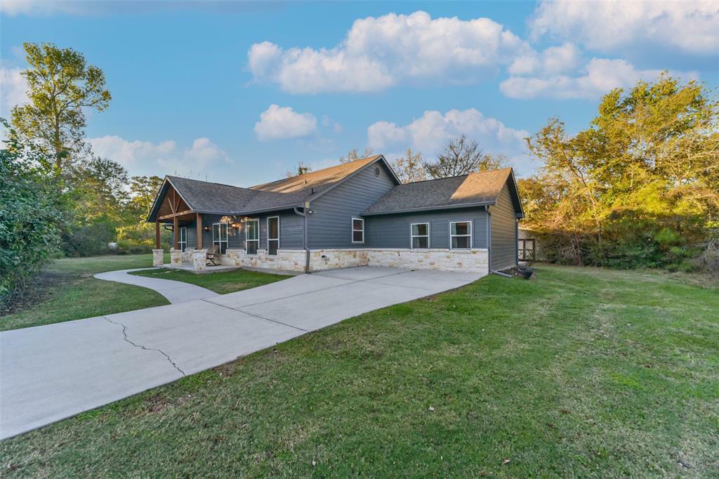 Property Photo:  15632 Knotty Oaks Trail  TX 77355 