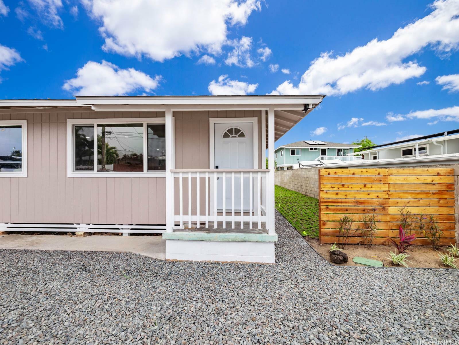 Property Photo:  624 Olomana Street  HI 96734 