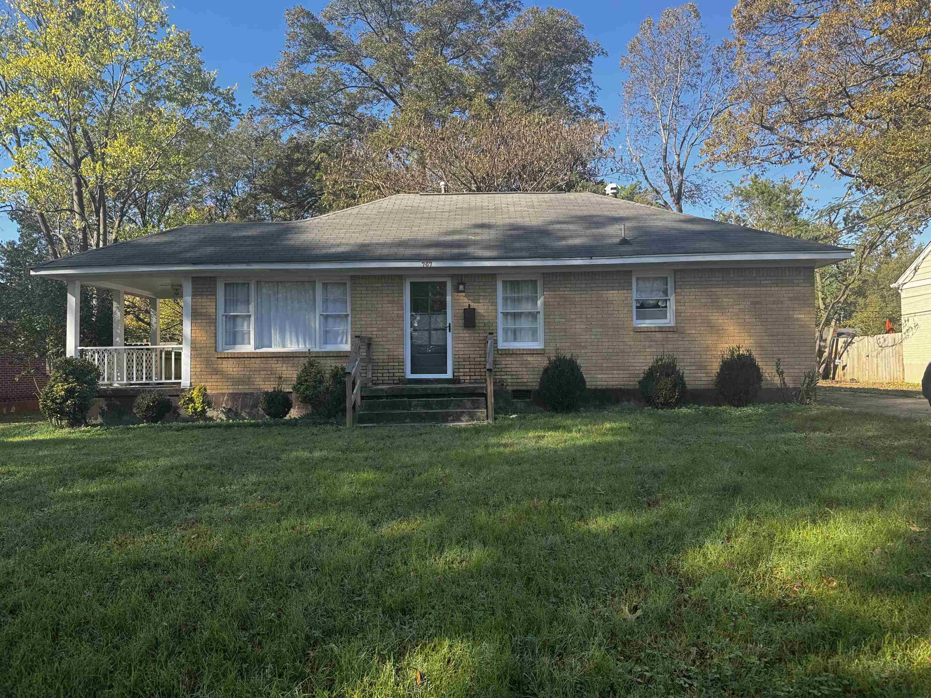 Property Photo:  787 Berry Rd  TN 38117 