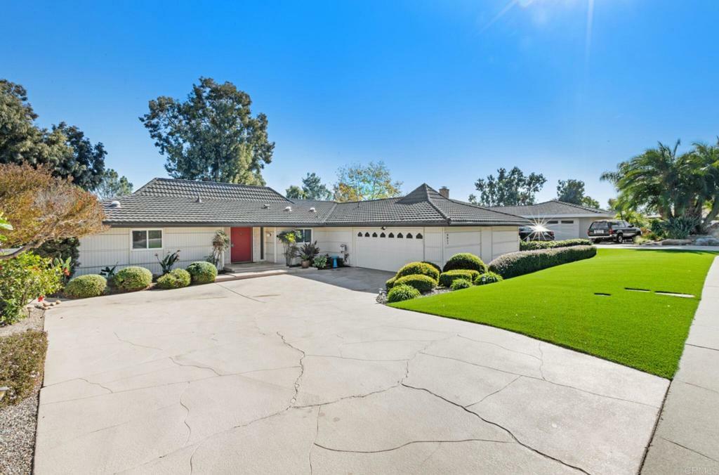 Property Photo:  6611 Littler Drive  CA 92119 