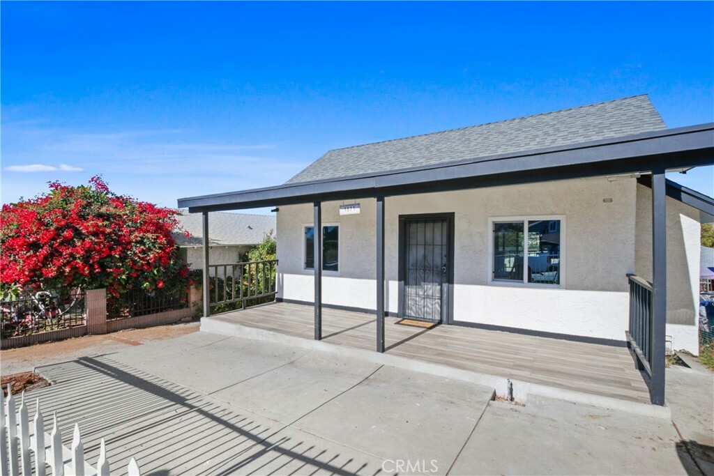 Property Photo:  3573 Ellison Street  CA 90063 