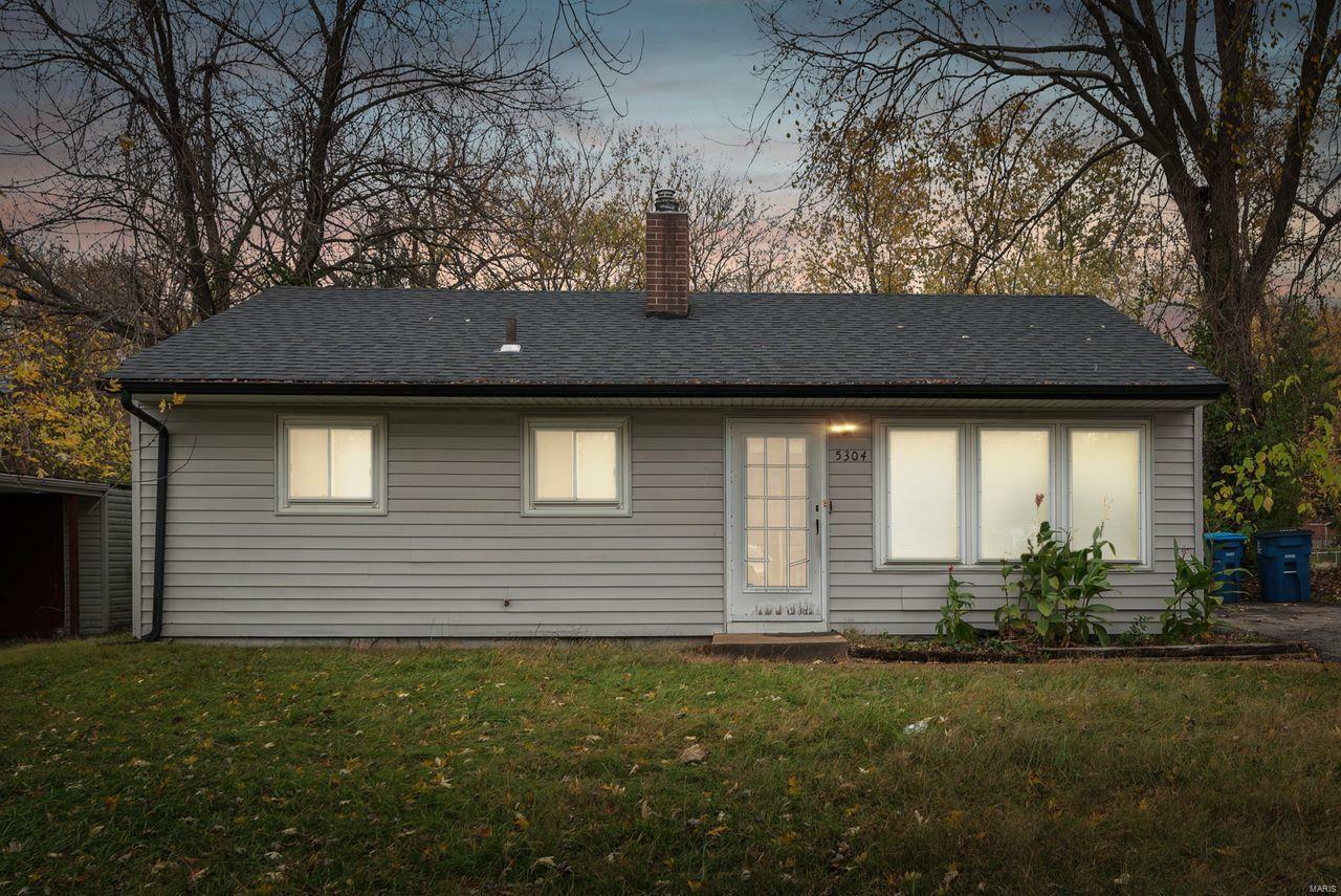 Property Photo:  5304 Grove Avenue  MO 63135 