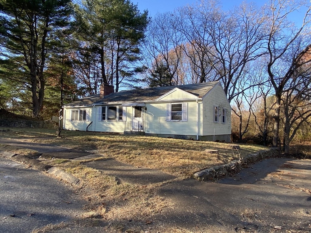 Property Photo:  5 Hickory Road  MA 01760 