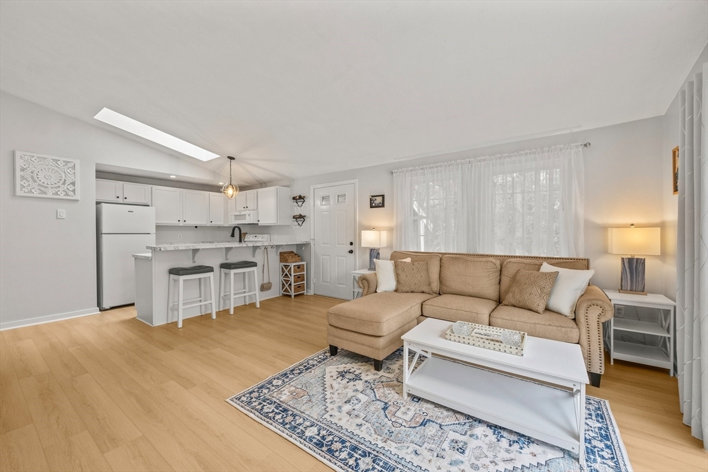 Property Photo:  35 Ashumet Rd 5D  MA 02649 