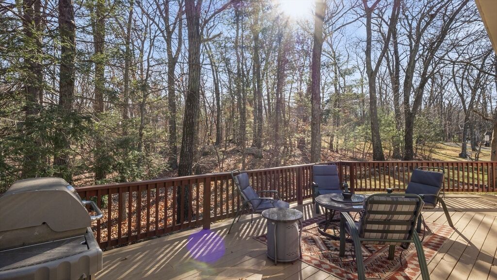 Property Photo: 15 Oakwood Knoll Rd MA 01938