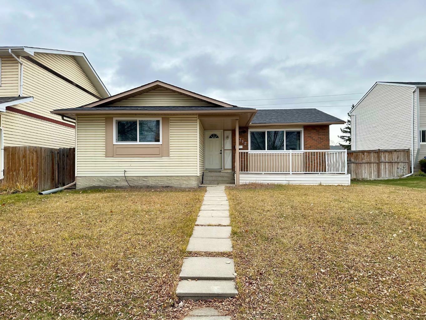 Property Photo:  4312 26 Avenue NE  AB T1Y 3J8 