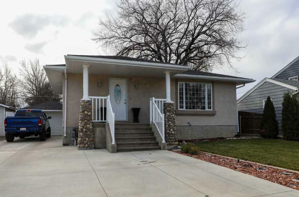 4808 51 Avenue  Taber AB T1G 1H1 photo