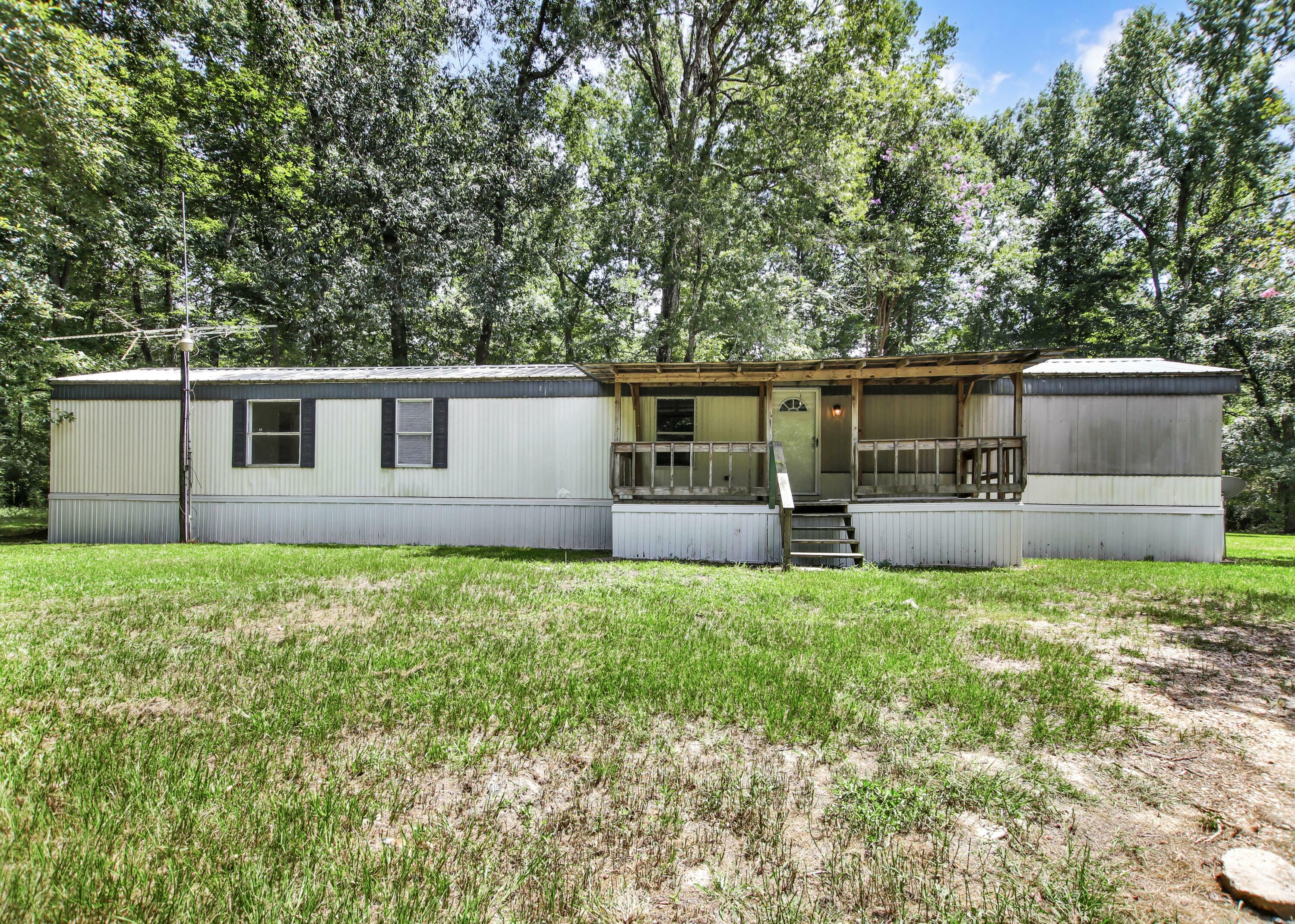 129 Lynn Dr  Leesville LA 71446 photo