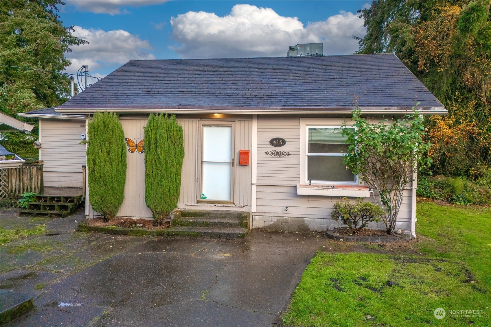 Property Photo:  415 415 1/2 2nd Street NW  WA 98371 