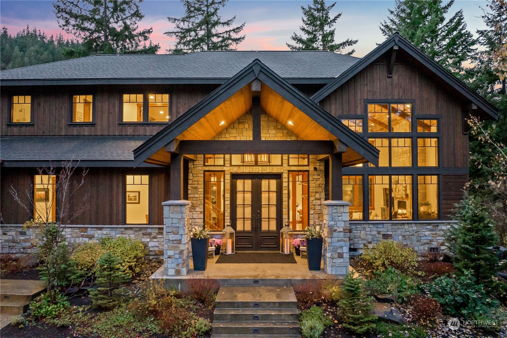 Property Photo: 301 Fortune Creek Lane WA 98922