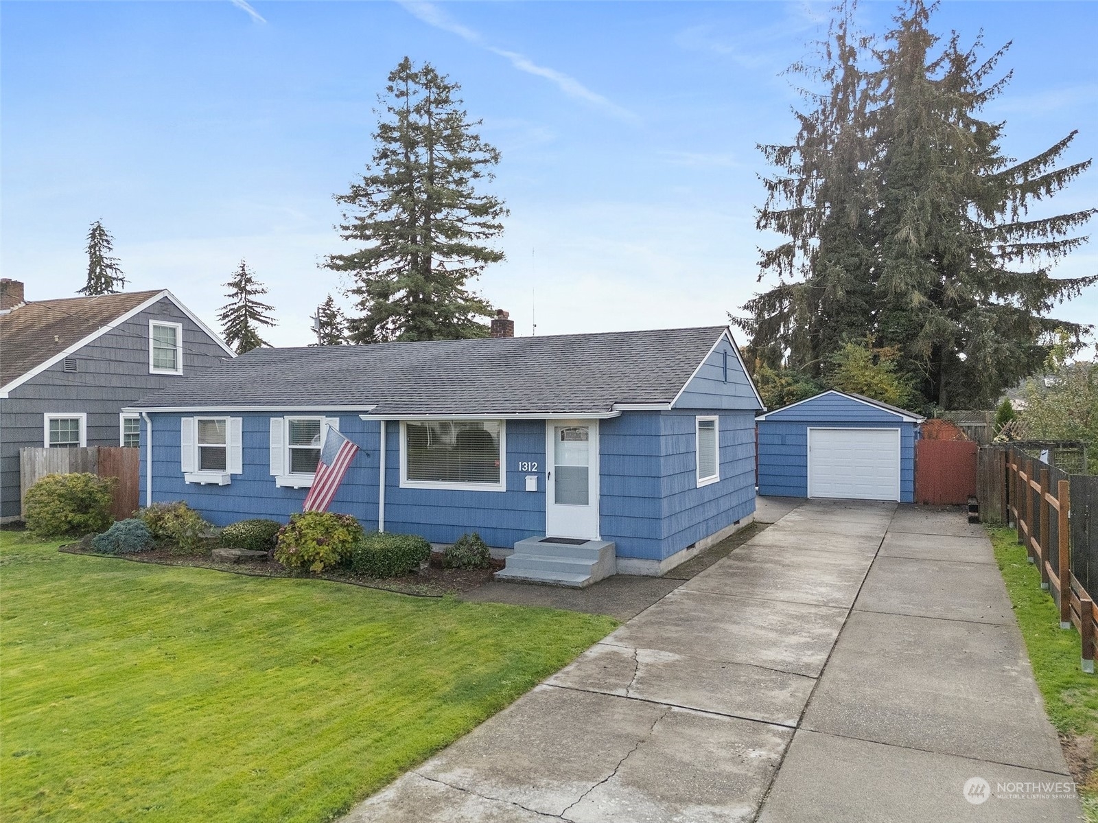 Property Photo:  1312 4th Avenue NW  WA 98371 