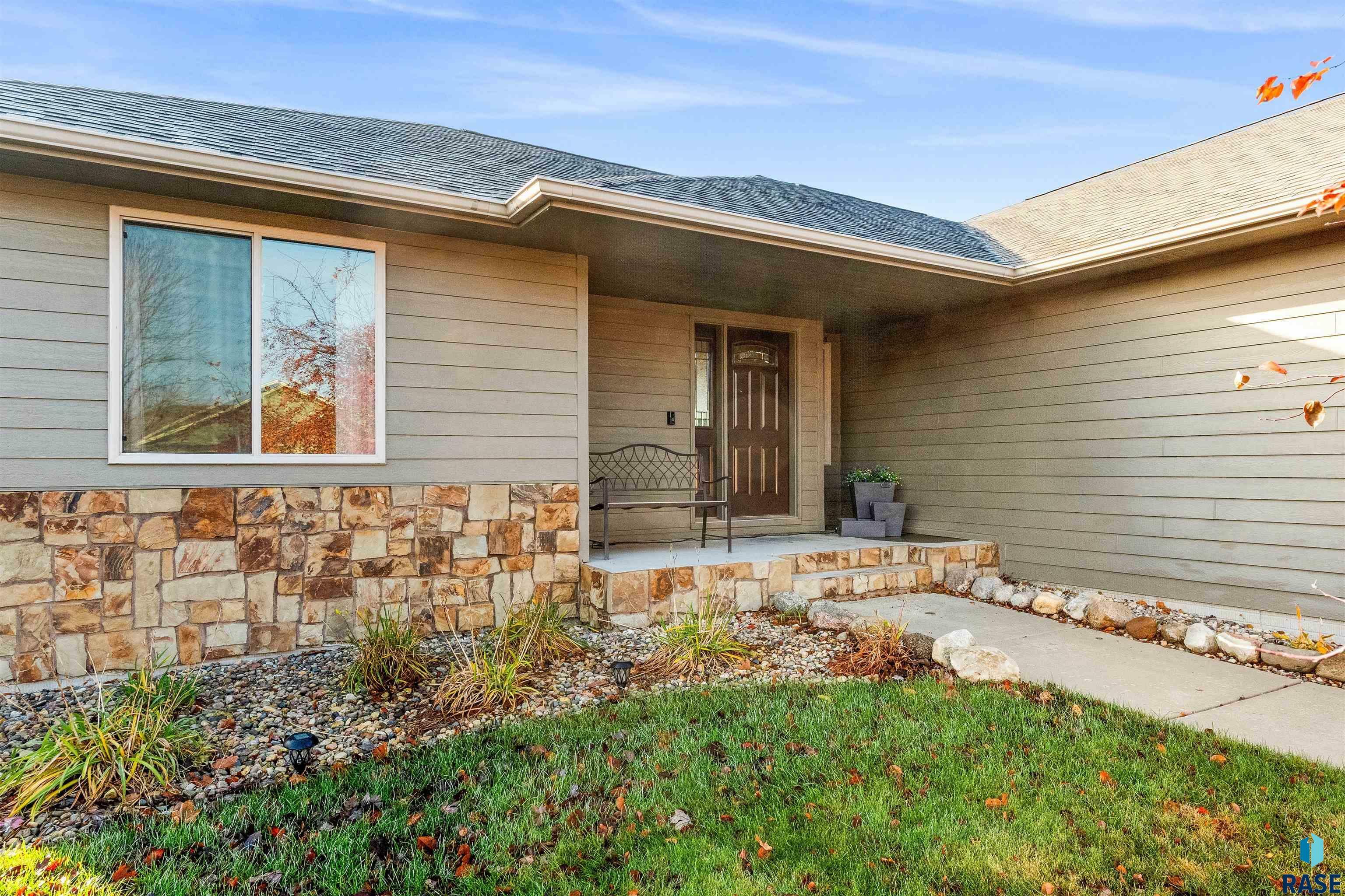 Property Photo:  4009 E Brookline Dr  SD 57110 