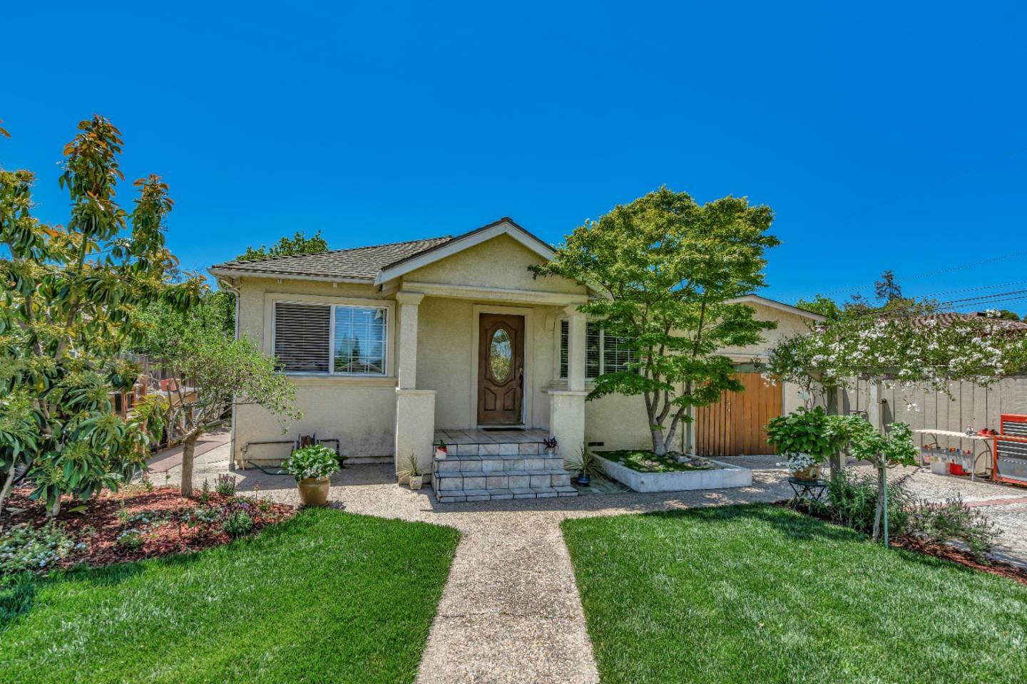 Property Photo:  3502 Hoover Street  CA 94063 