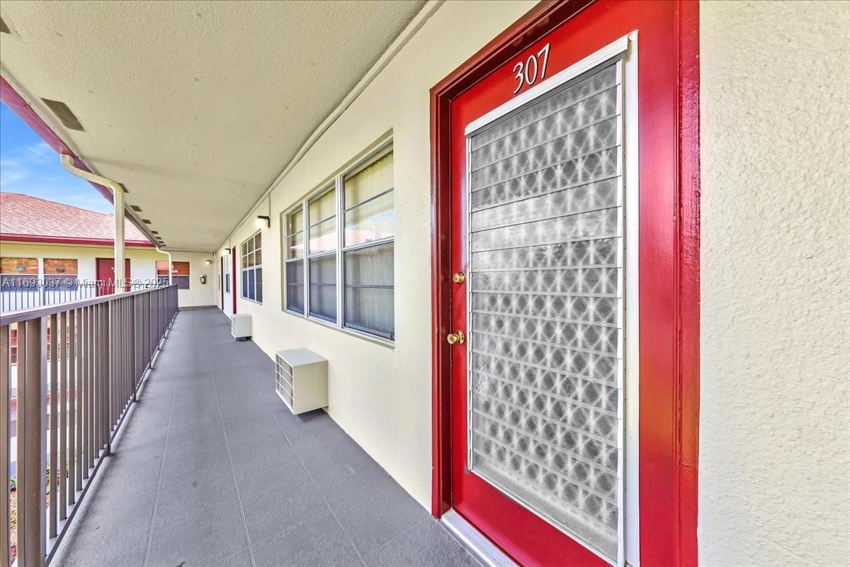 Property Photo: 13500 SW 1st St 307U FL 33027