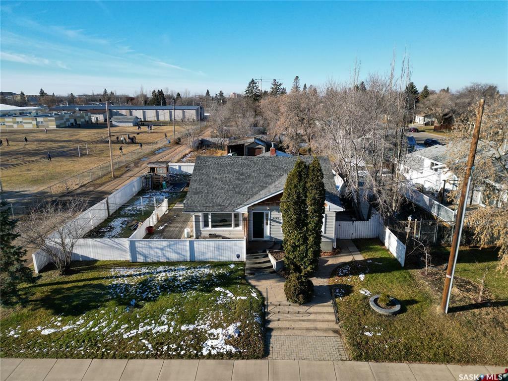 Property Photo:  2215 5th Avenue W  SK S6V 5J3 