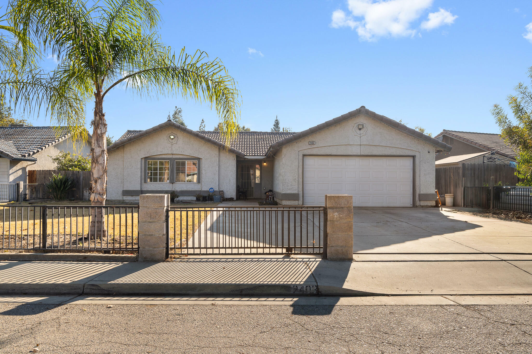 Property Photo:  2403 E Vine Court  CA 93292 