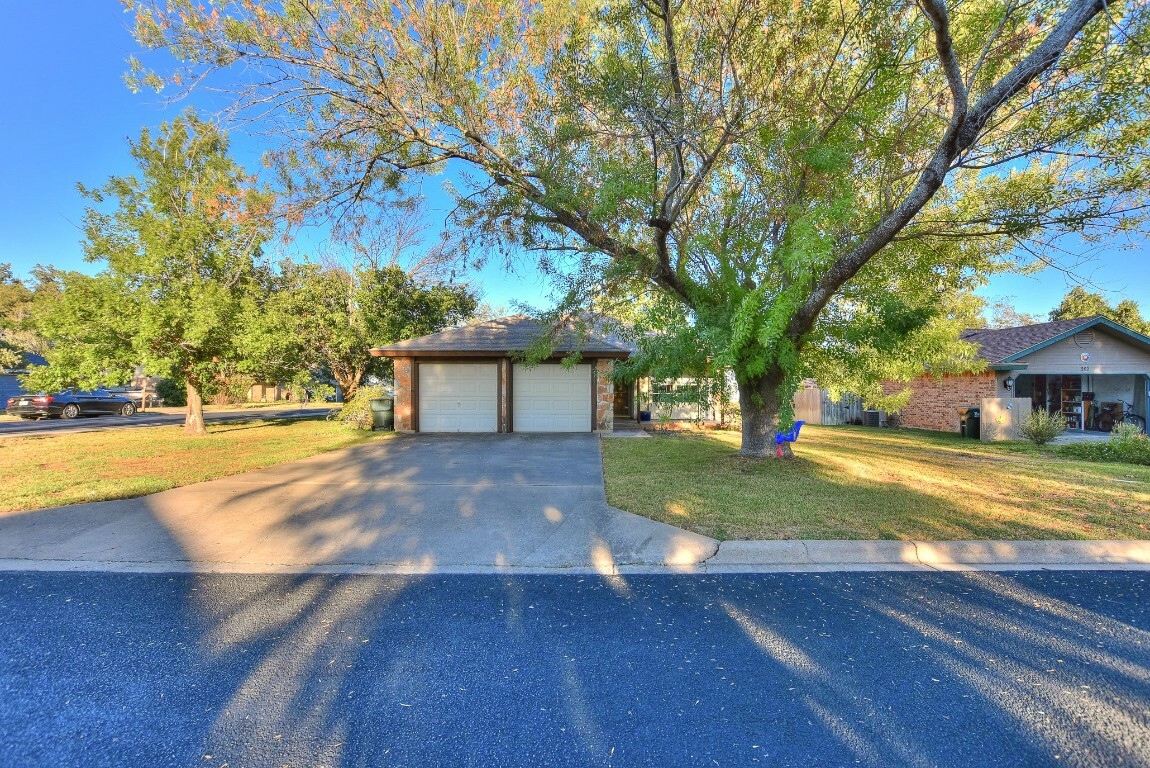 200 Pin Oak Drive  Georgetown TX 78628 photo