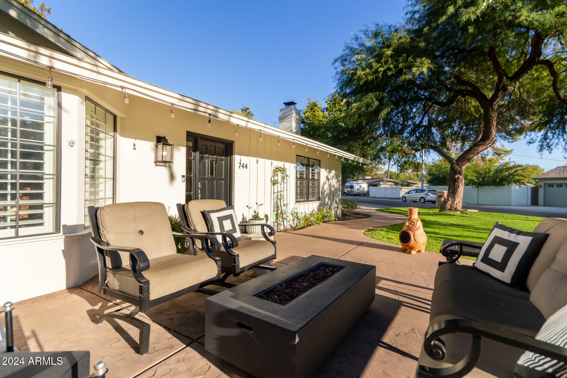 Property Photo:  744 W Royal Palm Road  AZ 85021 