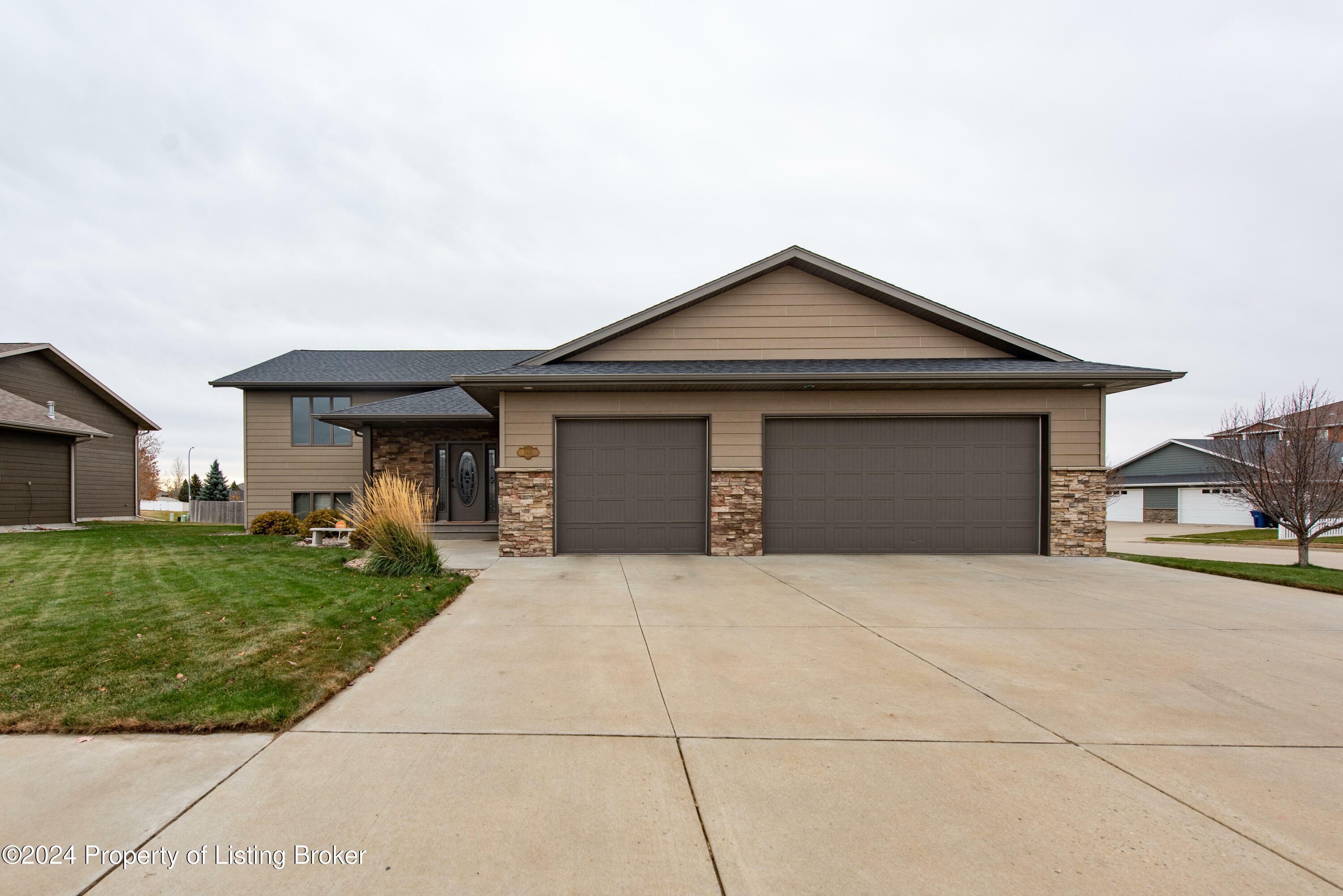 Property Photo:  2433 4th Street W  ND 58601 