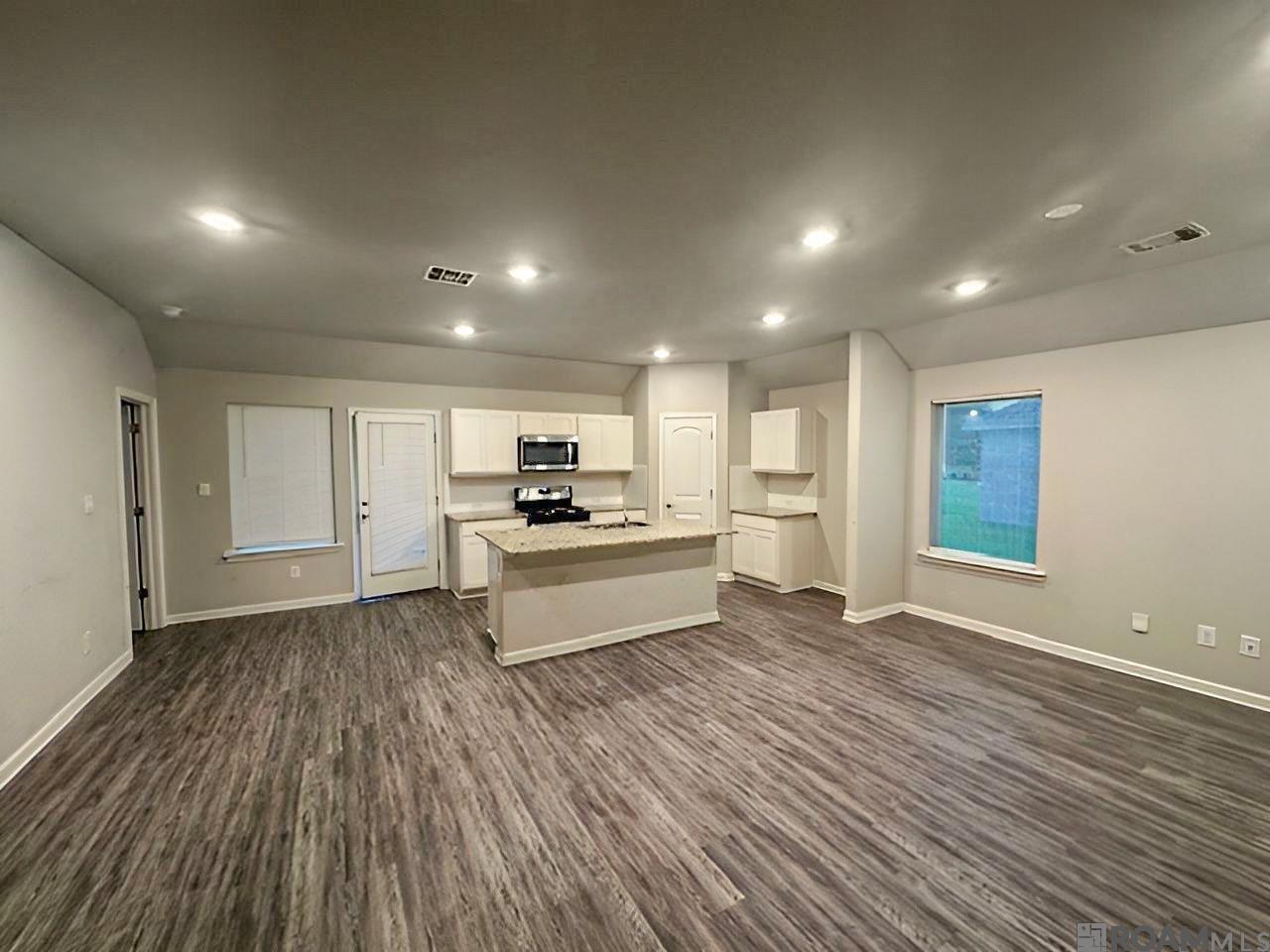 Property Photo: 5417 Greenridge Ln LA 70791