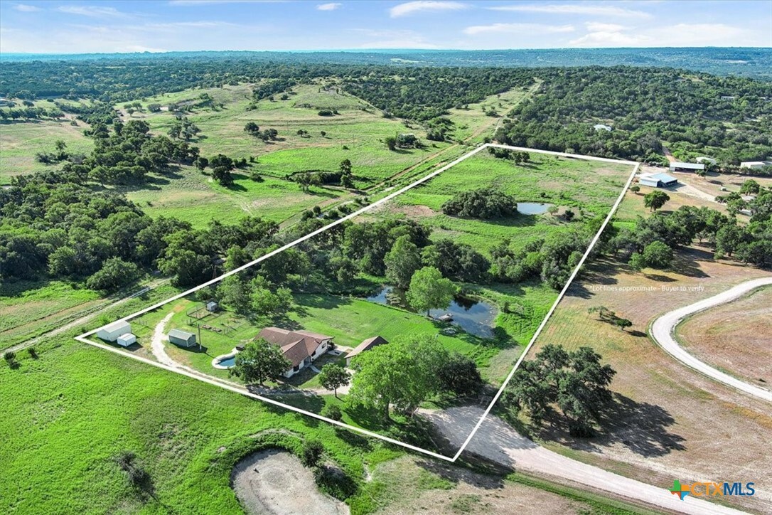 Property Photo:  125 Dog Run  TX 78611 