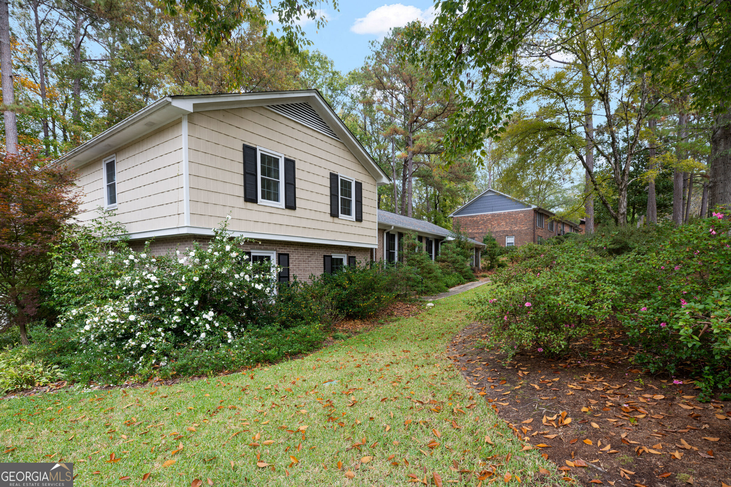 Property Photo:  664 Commanche Drive  GA 31210 