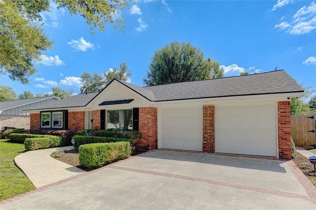 Property Photo:  5835 Duxbury Street  TX 77035 