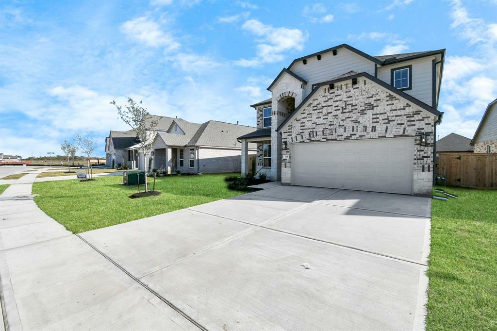 Property Photo: 344 Ice Shore Trail TX 77535