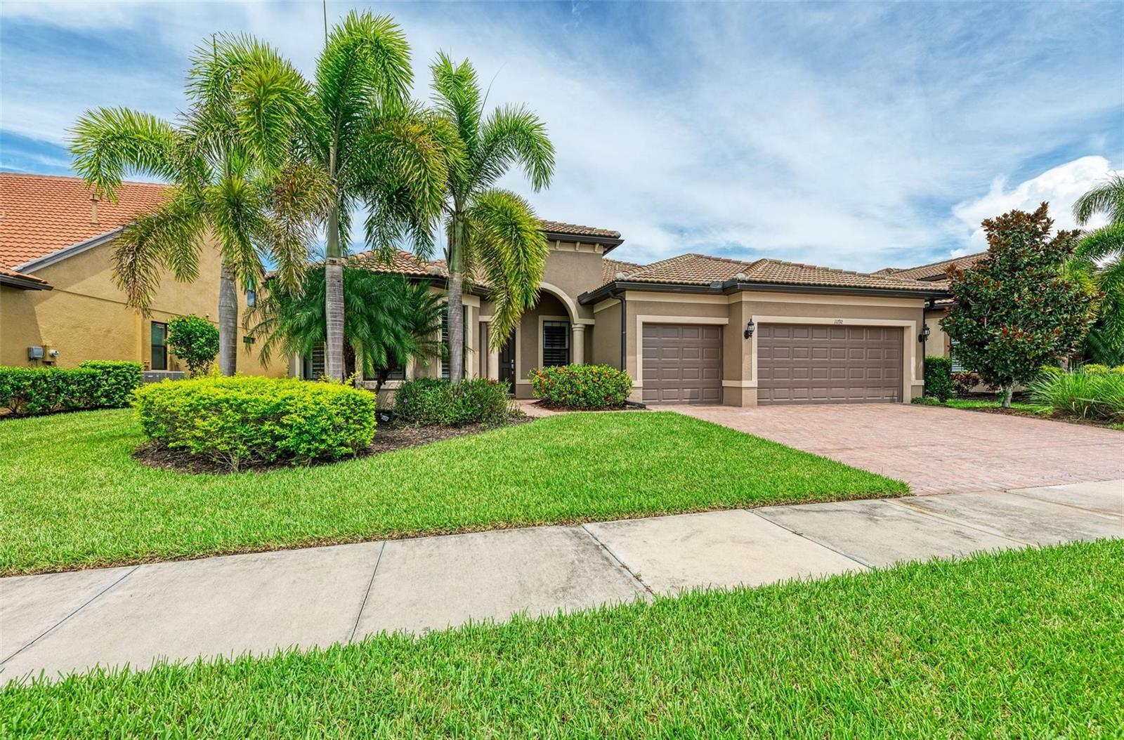 Property Photo:  11192 Whimbrel Lane  FL 34238 